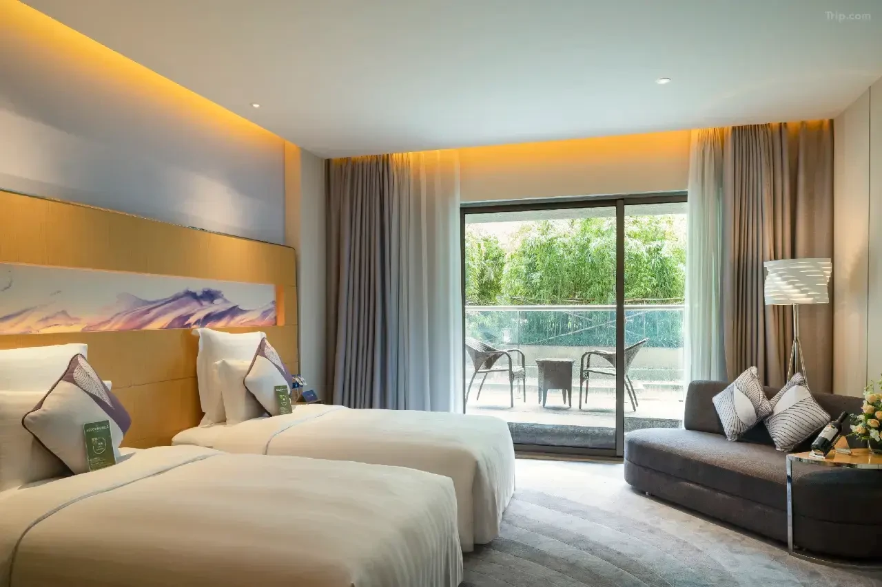 Qujing Jinzuo Hotel guest room IPTV deployment
