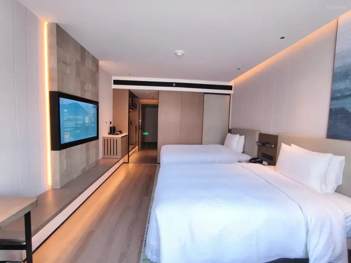 Qujing Jinzuo Hotel guest room IPTV deployment