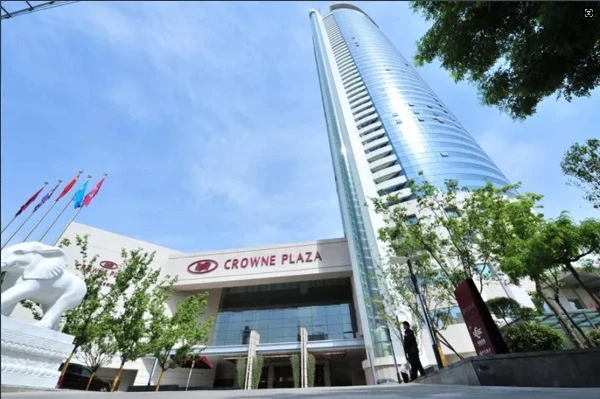 Qujing Jinzuo Hotel exterior